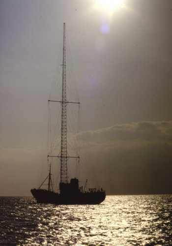 The Ross Revenge with the 300ft mast, this picture is copyright of Nick Bryson and may NOT be reproduced without prior consent and permission, if you like it that much, email me and I'll pass the request on.